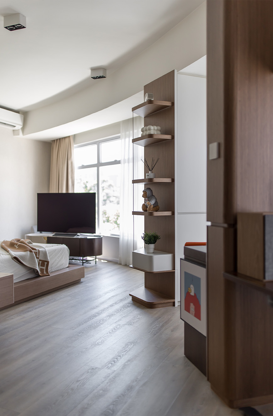 Left vertical image 2